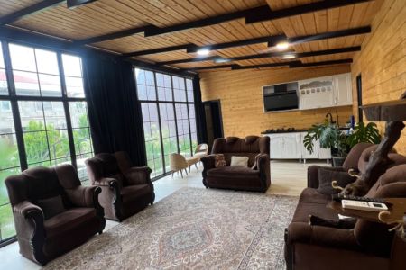 کلبه چوبی با نمای شیشه ای در رشت - کرچوندان