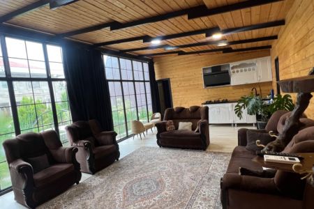 کلبه چوبی با نمای شیشه ای در رشت - کرچوندان
