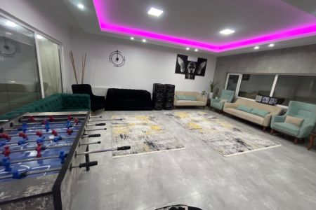 اجاره ویلا استخردار در چهارباغ - رمنده