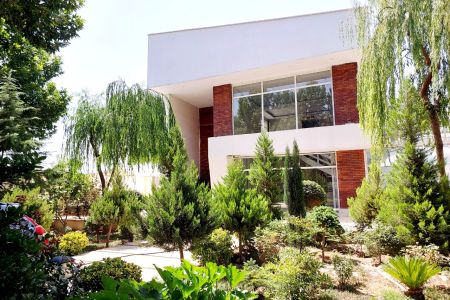 اجاره ویلا استخردار در چهارباغ - رامجین