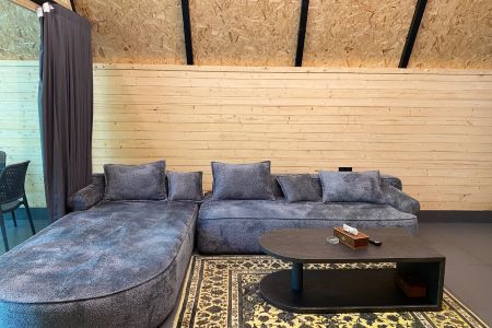 کلبه چوبی در مجموعه جنگلی در رویان