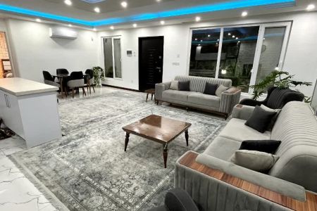 اجاره ویلا استخردار در چهارباغ - شهرک الهیه