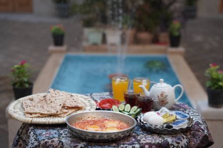 رزرو بوم گردی در شیراز - یاس