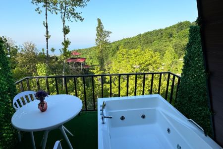 کلبه سوئیسی با جکوزی در اربه کله - سرلیماک