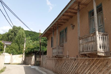 خانه روستایی اصیل در رستم آباد - شیرکوه
