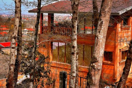 ویلای چوبی تریپلکس جکوزی دار در جاده اسالم