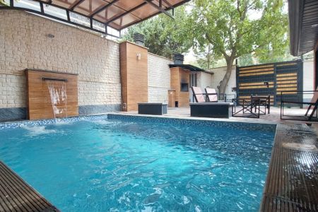 ویلا استخردار با حیاط دنج در کردان - آغشت