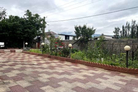 خانه حیاط دار در کلاردشت - لاهو - طبقه همکف
