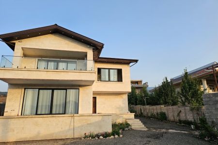 اجاره خانه مبله در رودبار - کیاباد تخت - همکف