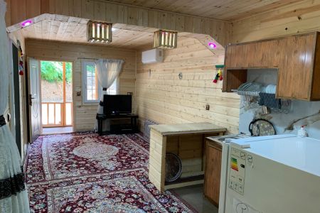کلبه چوبی نزدیک جنگل در ماسال - گرم خانی