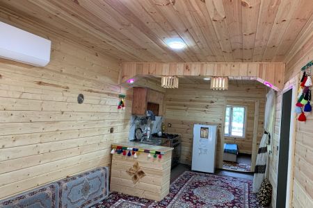 کلبه چوبی نزدیک جنگل در ماسال - گرم خانی