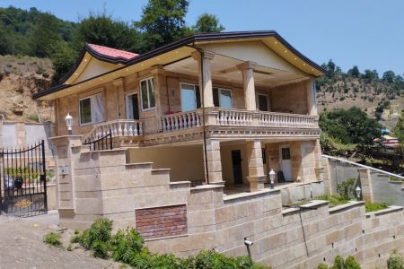 خانه بالکن دار در پل سفید - میارکلا