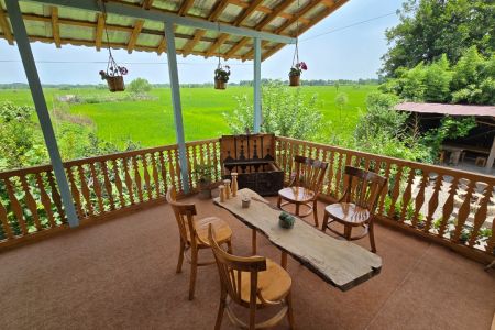 خانه روستایی و سنتی در لاهیجان - دموچال
