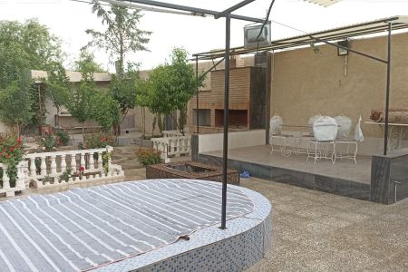 خانه ویلایی با حیاط دلنشین در اصفهان - یفران