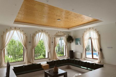 اجاره ویلا استخردار با طراحی مراکشی در چهارباغ