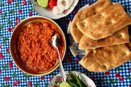 کلبه حیاط دار با امکان سوارکاری در لفور