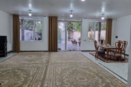 ویلا با استخر آبگرم در چهارباغ - دهکده ورزشی