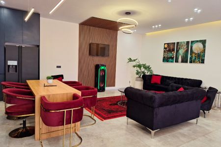 اجاره ویلا استخردار در چهارباغ - سنقرآباد
