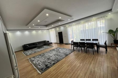 اجاره ویلا استخردار در چهارباغ - زعفرانیه