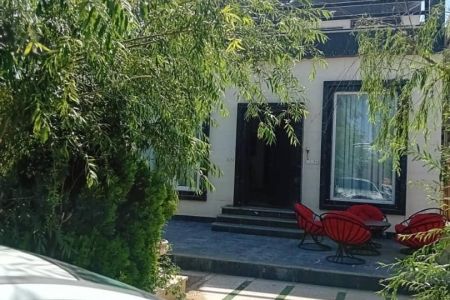 اجاره ویلا استخردار در چهارباغ - زعفرانیه