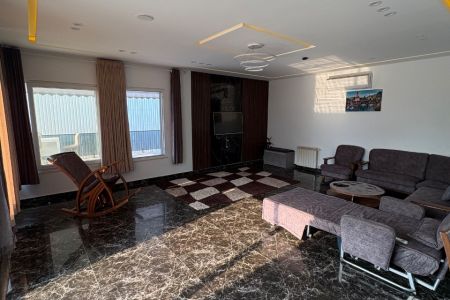 اجاره خانه تراس دار در بندرانزلی - طبقه ۲