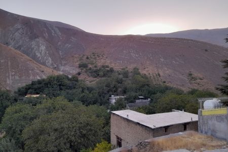 خانه ویلایی با تراس دلباز در تهران - جاده سولقان