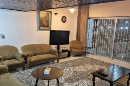 خانه ویلایی با استخر روباز در رامسر - همکف