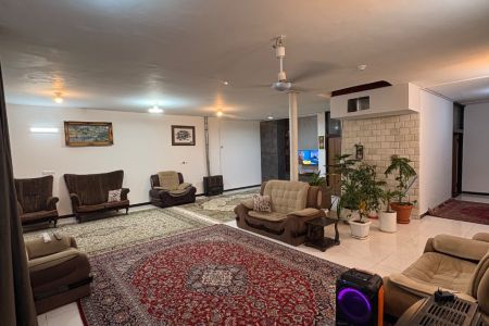 خانه ویلایی استخردار نزدیک باغ بهادران - فردیس