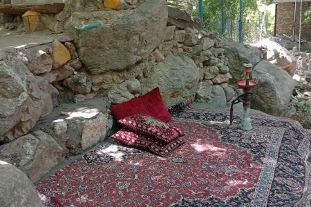 خانه استخر دار کنار رودخانه در پاوه - داریان