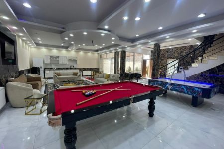 ویلا دوبلکس استخردار در جاده چهارباغ