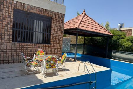 اجاره ویلا با استخر تابستانی در قلات شیراز