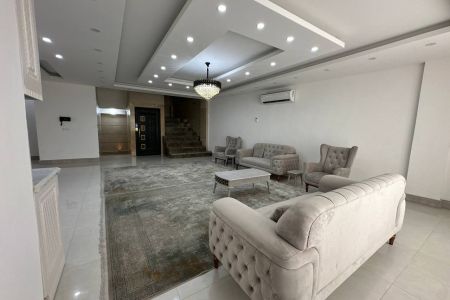 ویلا تریپلکس با استخر و روف گاردن در محمودآباد