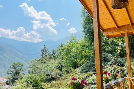 Renting a villa on Chalus - Tovir Road