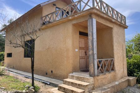 خانه ای با معماری خاص در تنکابن - گاوپشته