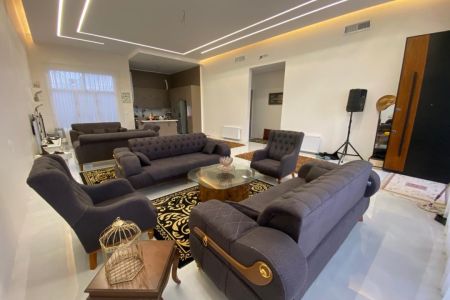 اجاره ویلا استخردار در چهارباغ - عرب آباد