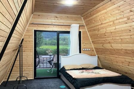 کلبه سوئیسی در شاندرمن - اسطلخ زیر