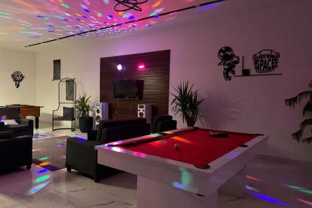 ویلا استخردار در چهارباغ - آغچه حصار