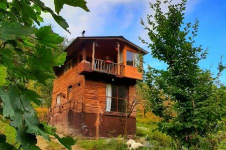 Renting a wooden hut in Lafur - Imam Kola