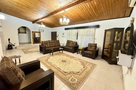 ویلای استخردار نزدیک دهکده ساحلی در انزلی