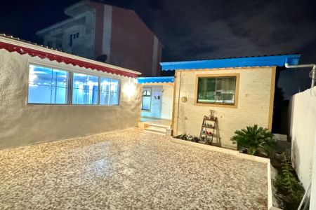 ویلای استخردار نزدیک دهکده ساحلی در انزلی