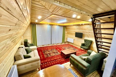 کلبه کنار رودخانه در جاده اسالم - گیجاو