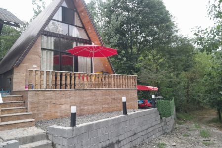 کوخ سویسری مع مسبح فی نشتارود - دینارسرا