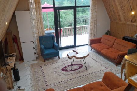 کوخ سویسری مع مسبح فی نشتارود - دینارسرا