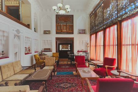 رزرو بوم گردی در اصفهان - رو هشتی