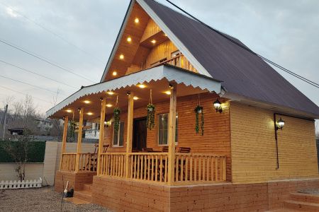 اجاره کلبه سوئیسی در سراوان - گل سرک