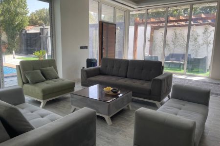 اجاره ویلا استخردار در چهارباغ - رامجین