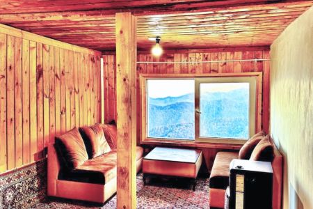 Renting a wooden suite in shopping
