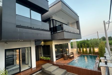 ویلا استخردار در نمک آبرود - مسده - ۴ خوابه