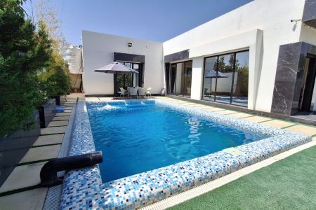 اجاره ویلا استخردار در چهارباغ - رامجین