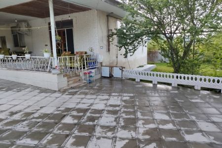 اجاره خانه روستایی ایوان دار در قلعه رودخان